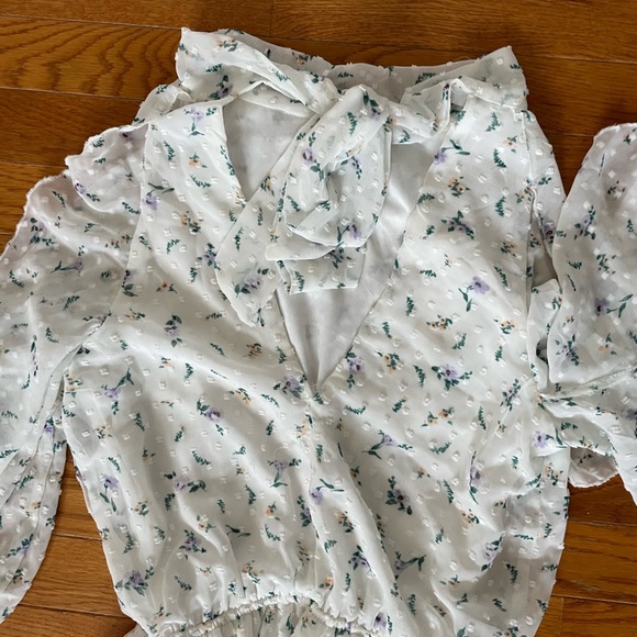 The Fashion Poet‎ Clip Dot Cold Shoulder Ruffle Long Sleeve Dress white size 8 - Picture 10 of 13